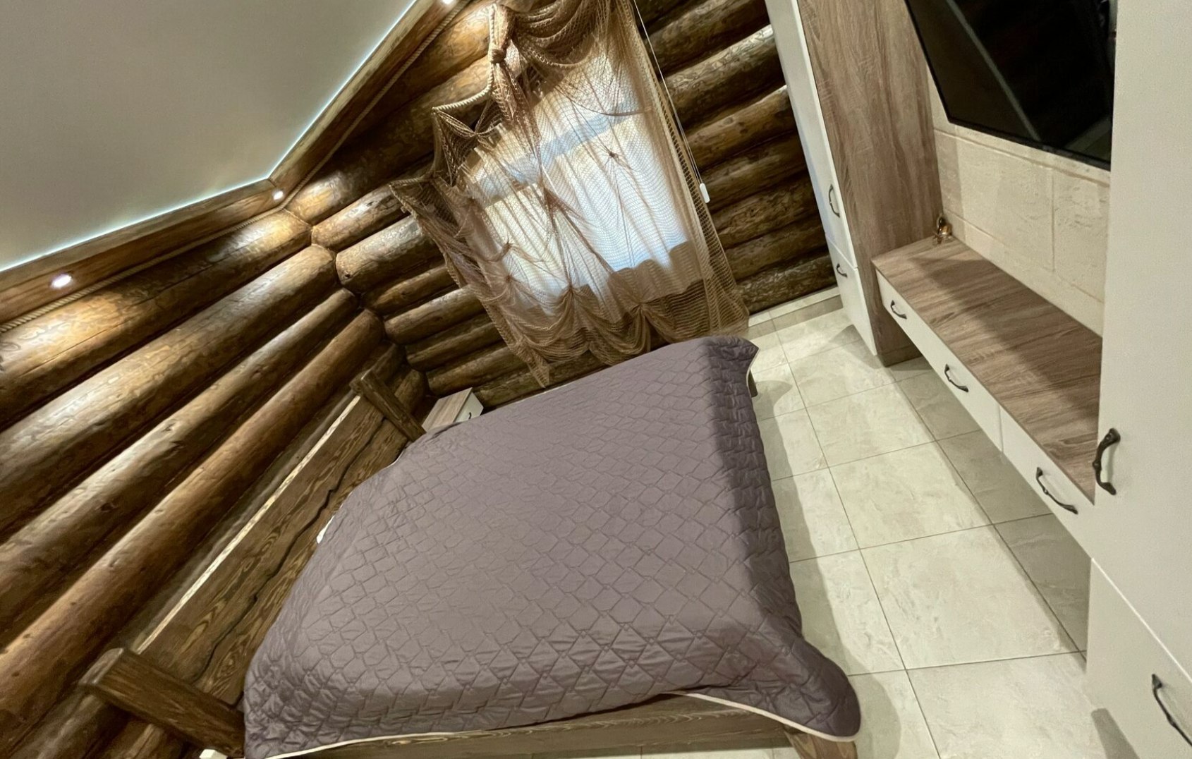 photo_5323400067341732860_w