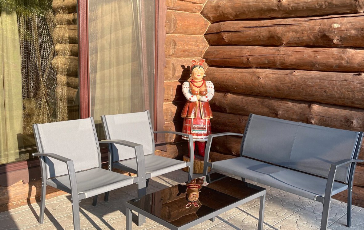 photo_5323400067341732863_y